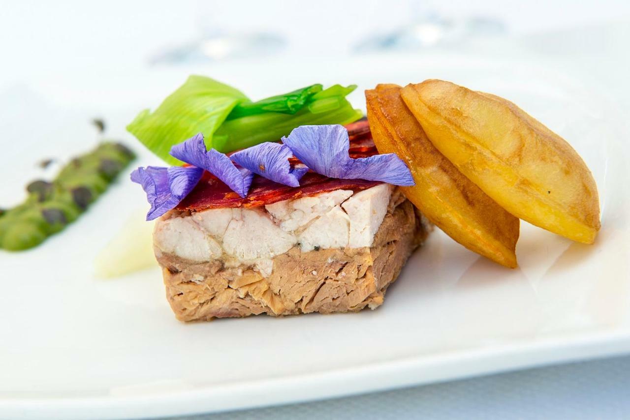 Hotel Spa Frederic Carrion Et Sa Table Gastronomique Viré Eksteriør bilde